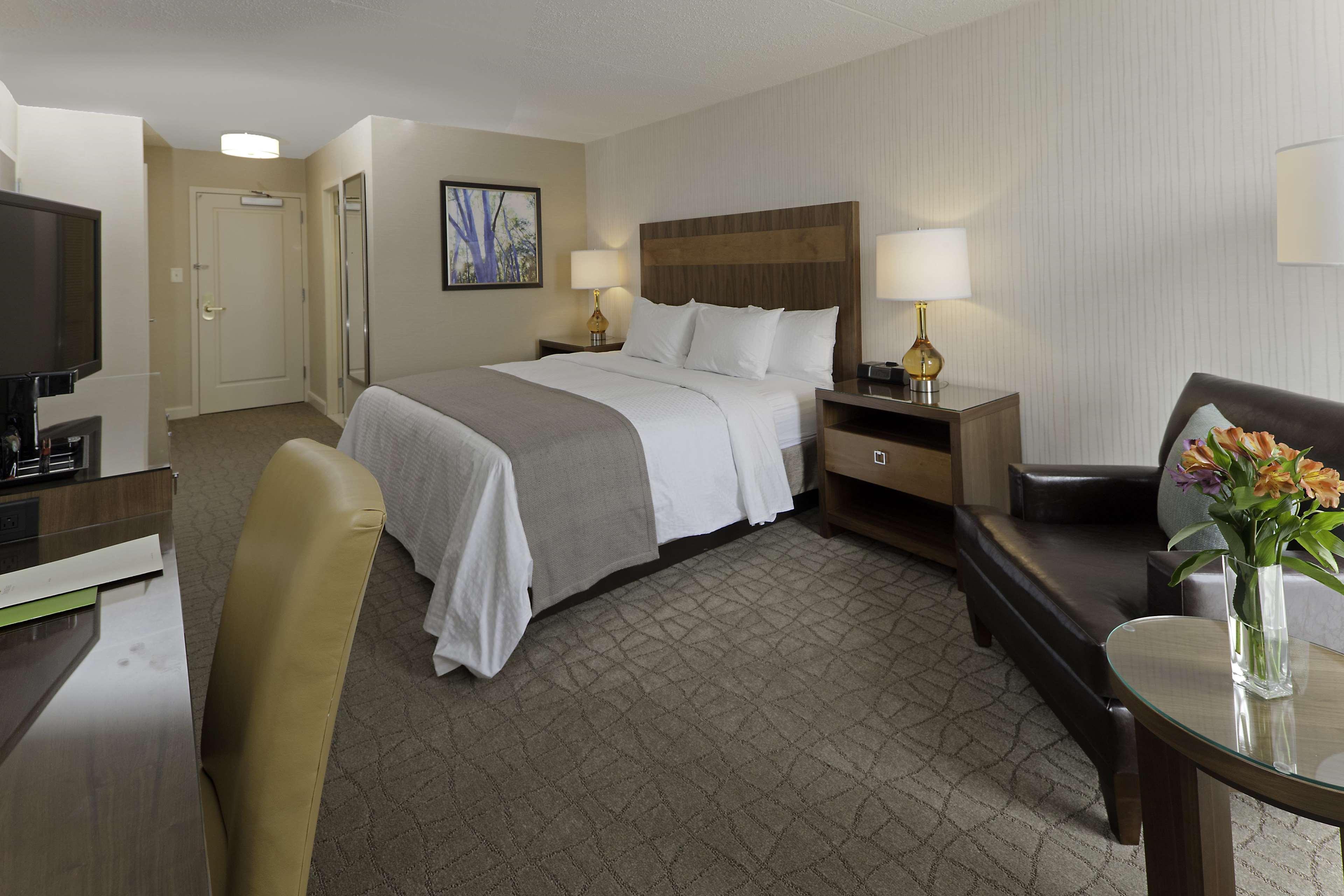 Doubletree By Hilton Pittsburgh-Green Tree Crafton Room photo