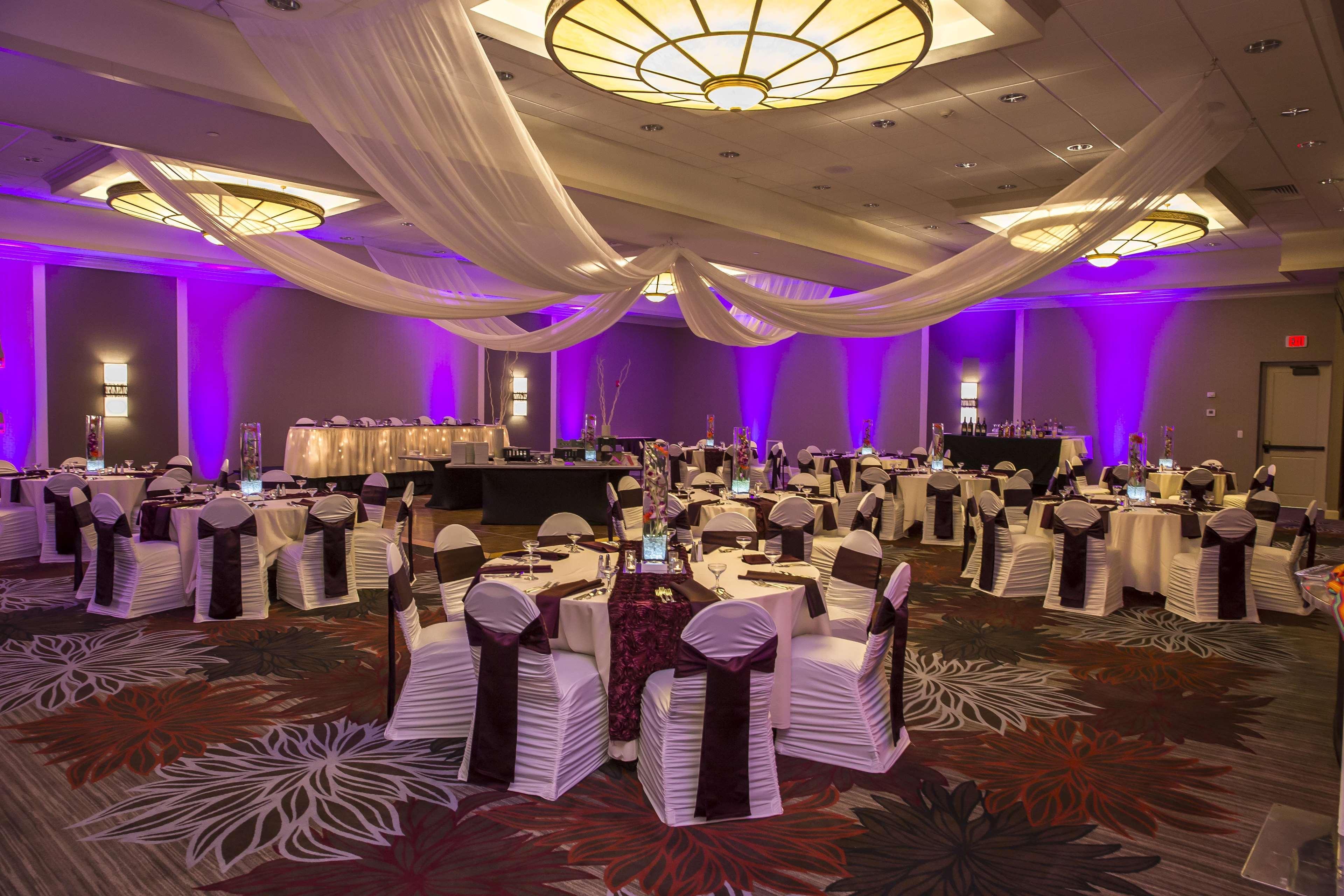 Doubletree By Hilton Pittsburgh-Green Tree Crafton Exterior photo