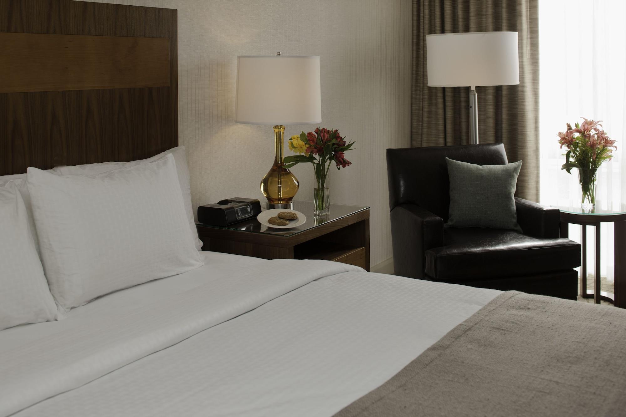 Doubletree By Hilton Pittsburgh-Green Tree Crafton Exterior photo