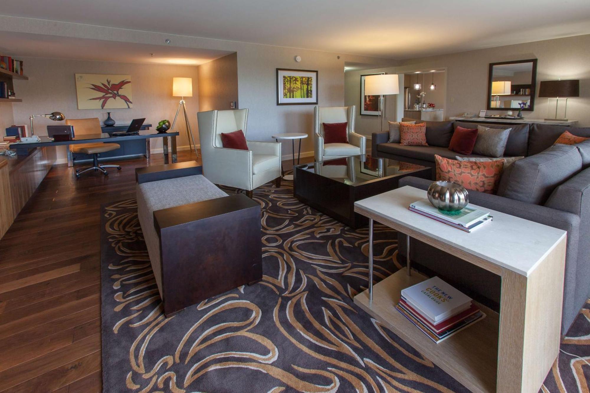 Doubletree By Hilton Pittsburgh-Green Tree Crafton Exterior photo